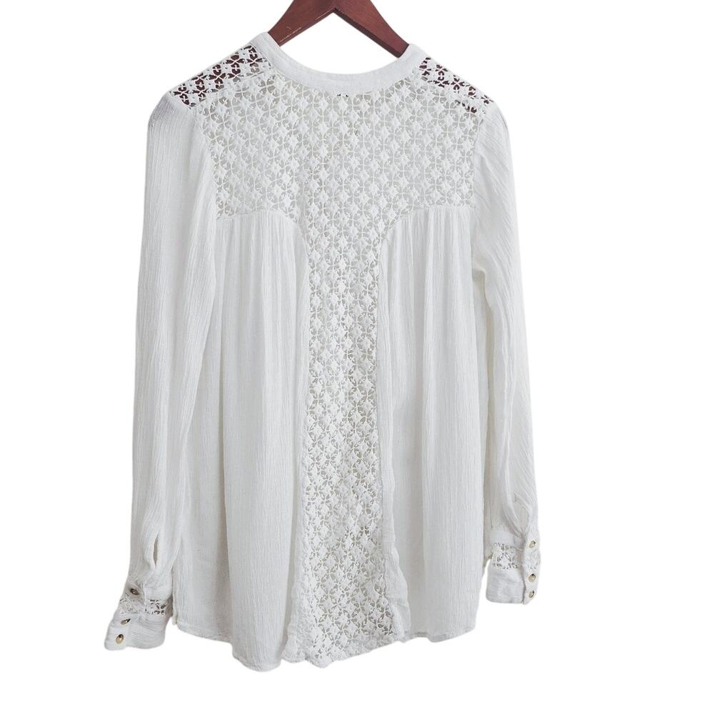 M Free People white linen like shirt with crochet details - Picture 2 of 5